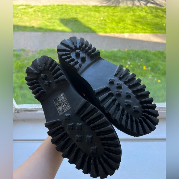 SOLD - H&M Chunky Leather Loafers - Picture 4 of 8